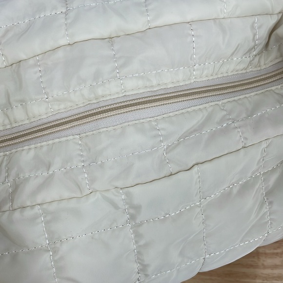 Puffy Off White Colored Slouchy Bag Quilted - Picture 2 of 6
